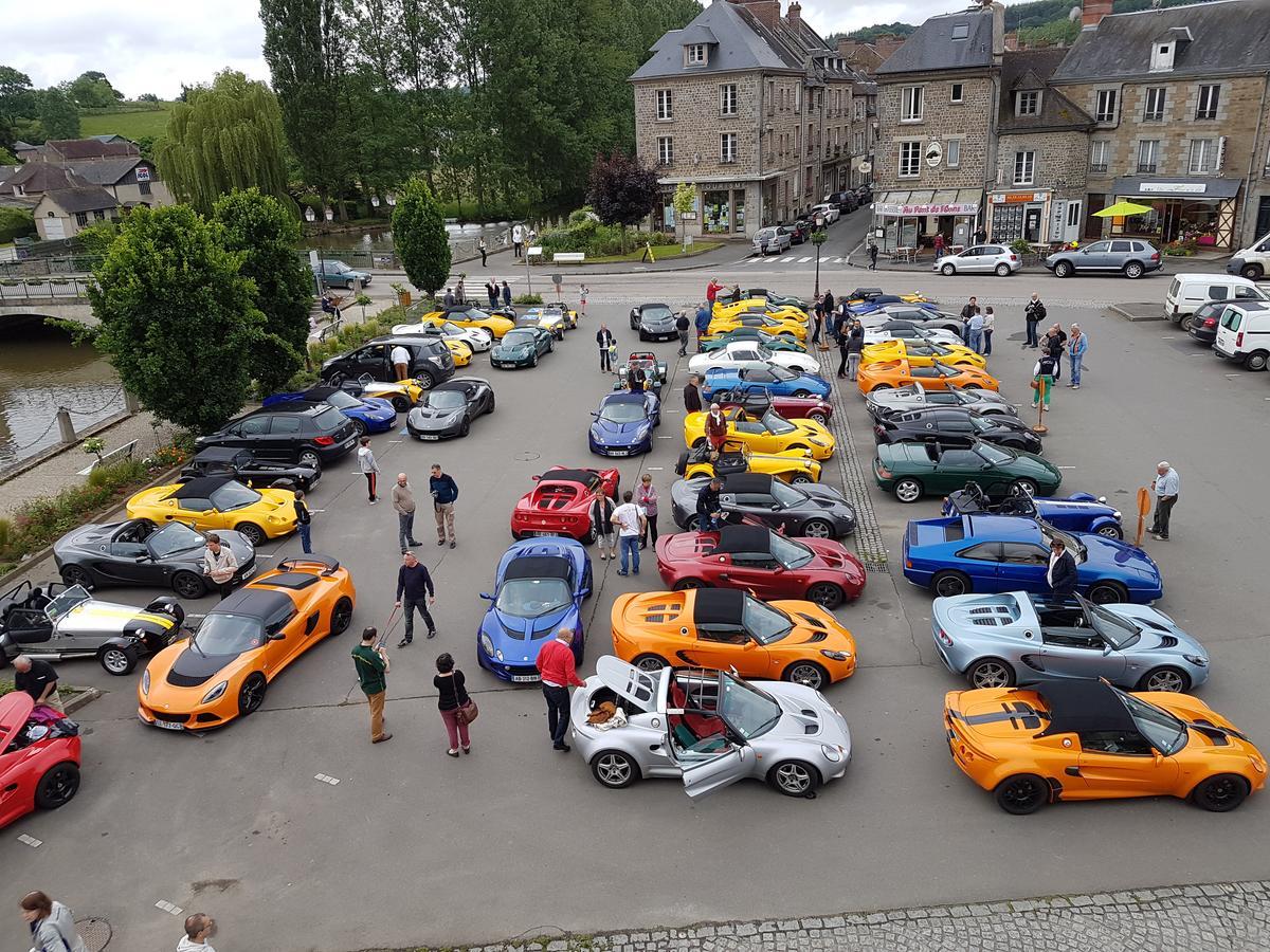 Le Lion Verd Putanges-le-Lac Bagian luar foto
